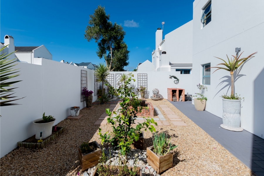 3 Bedroom Property for Sale in Blue Lagoon Western Cape